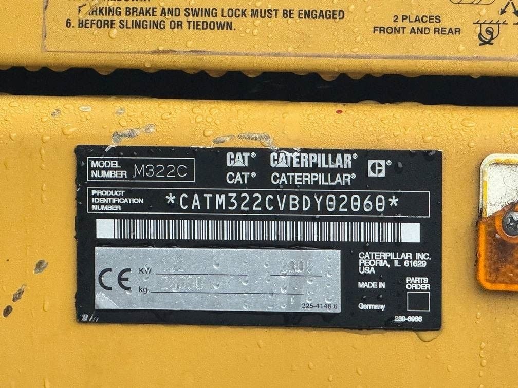 2005 Caterpillar M322C Material Handler