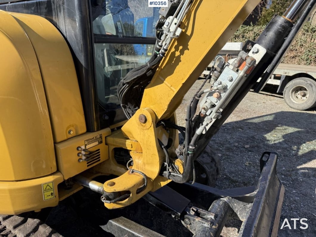 2015 Caterpillar 303.5E Mini Excavator