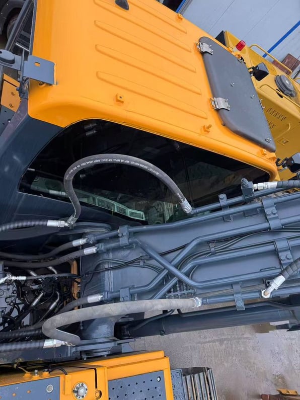 2022 Hyundai R220LC-9S Crawler Excavator
