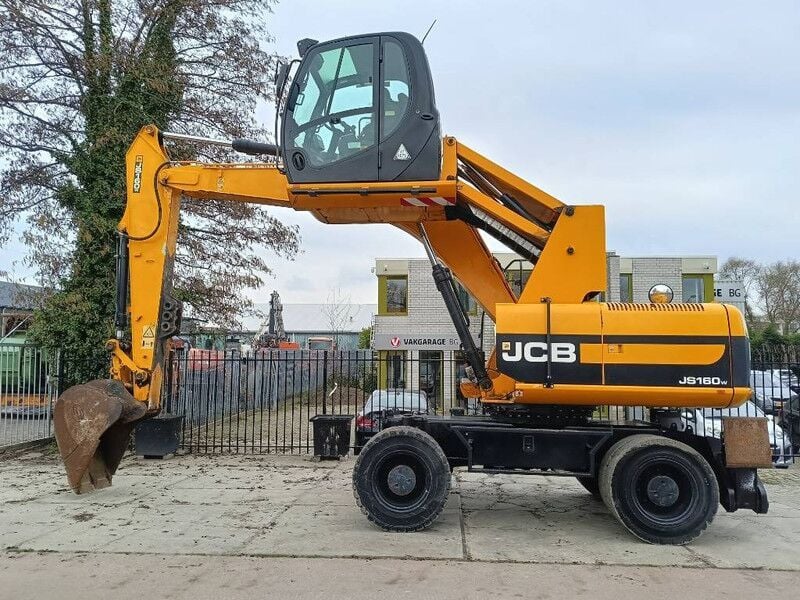 2011 JCB JS160W Material Handler