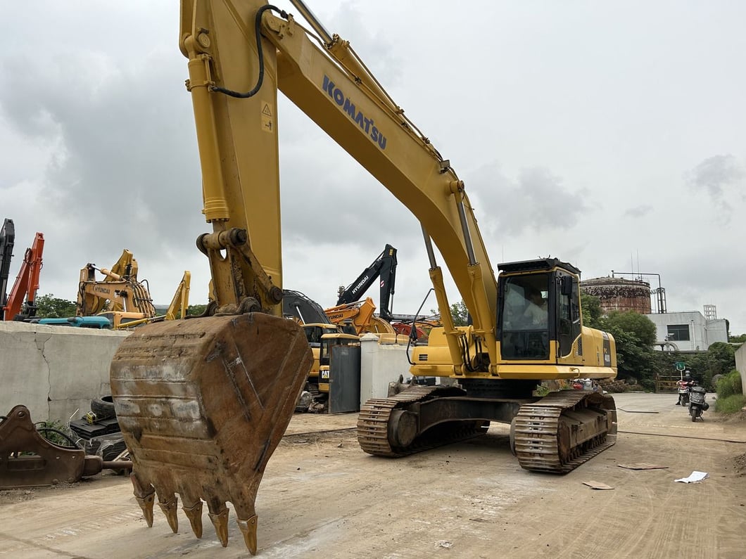 2016 Komatsu PC400-8 Crawler Excavator