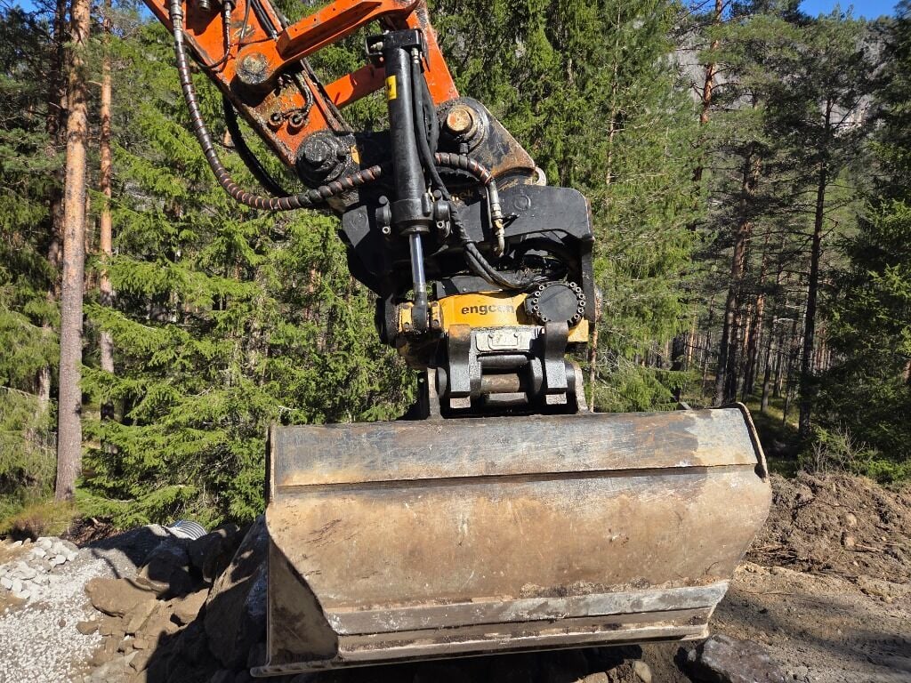 2023 Hitachi 300 LC Crawler Excavator