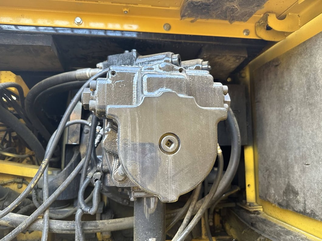 2022 Komatsu PC400 Crawler Excavator