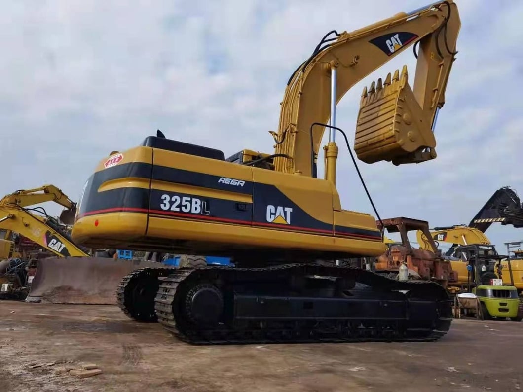 2017 Caterpillar 325BL Crawler Excavator