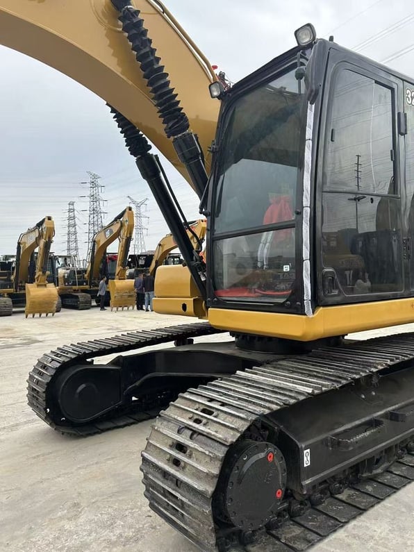 2023 Caterpillar 320