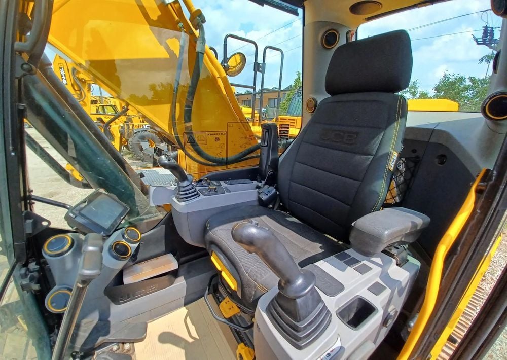2023 JCB JS220X Crawler Excavator