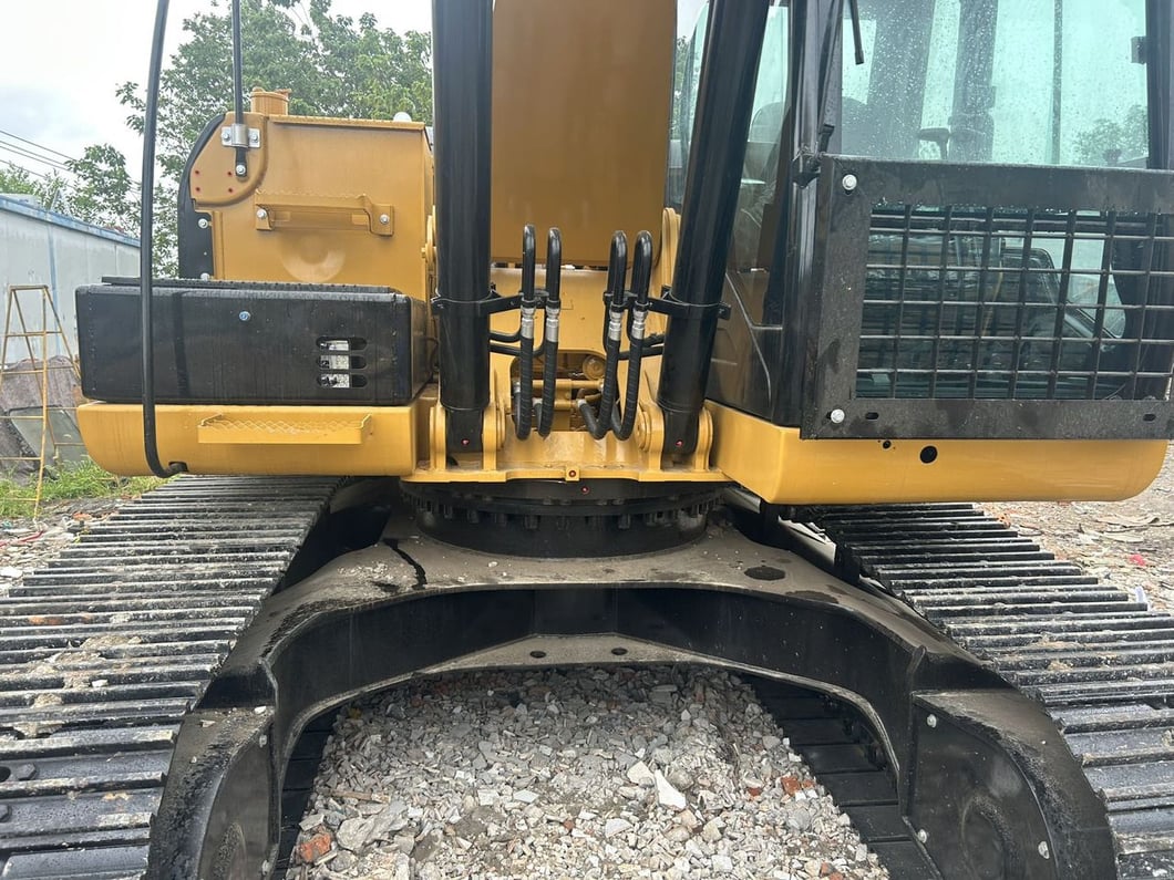 2023 Caterpillar 320D Crawler Excavator