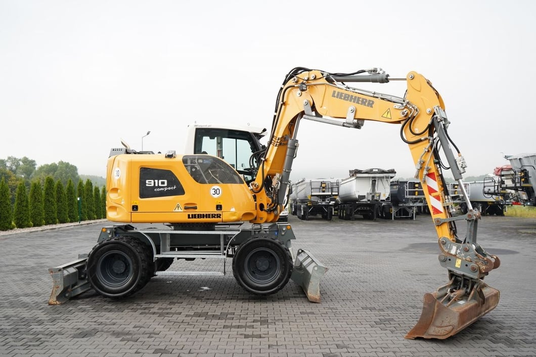 2020 Liebherr 910 COMPACT LITRONIC Wheel Excavator