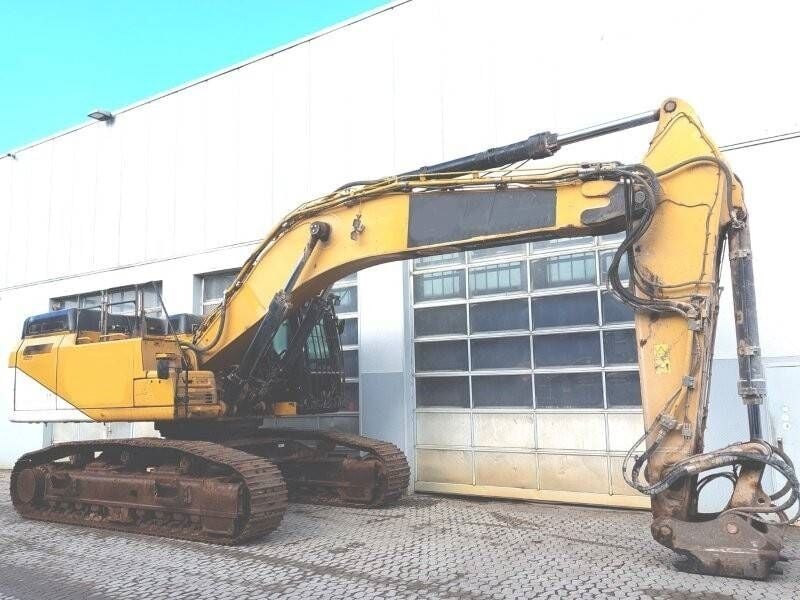 2016 Caterpillar 352F Crawler Excavator