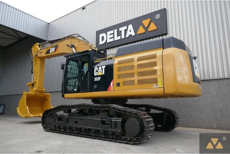 2020 Caterpillar 352F Crawler Excavator