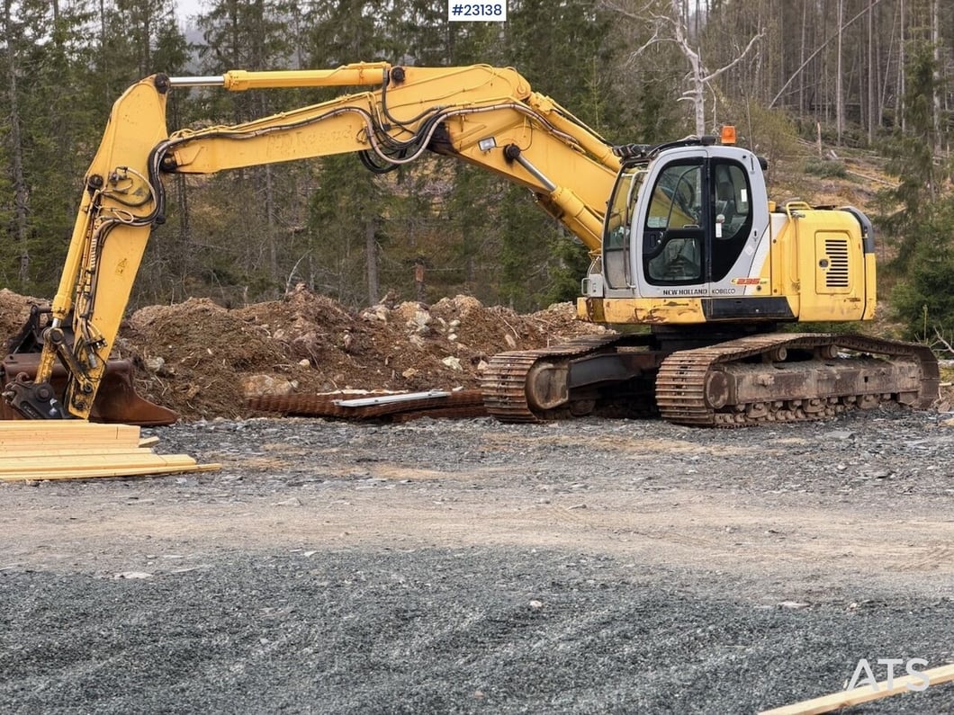 2006 New Holland E235SR Crawler Excavator