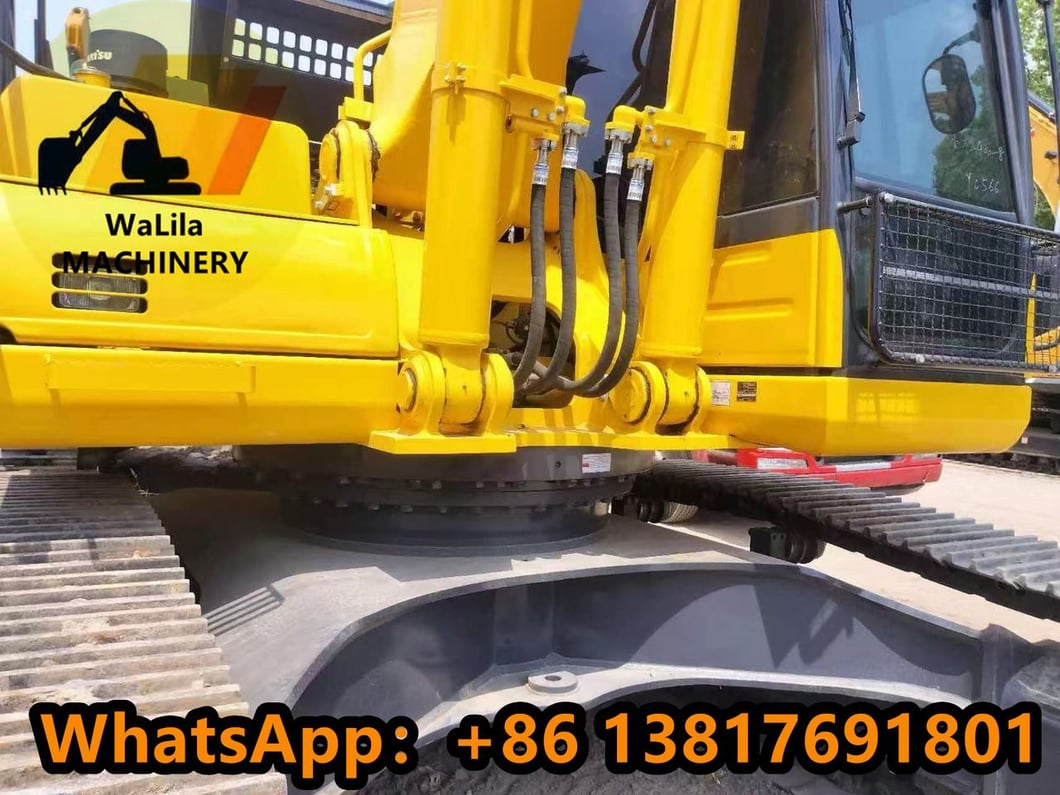 2022 Komatsu PC400-8 Crawler Excavator