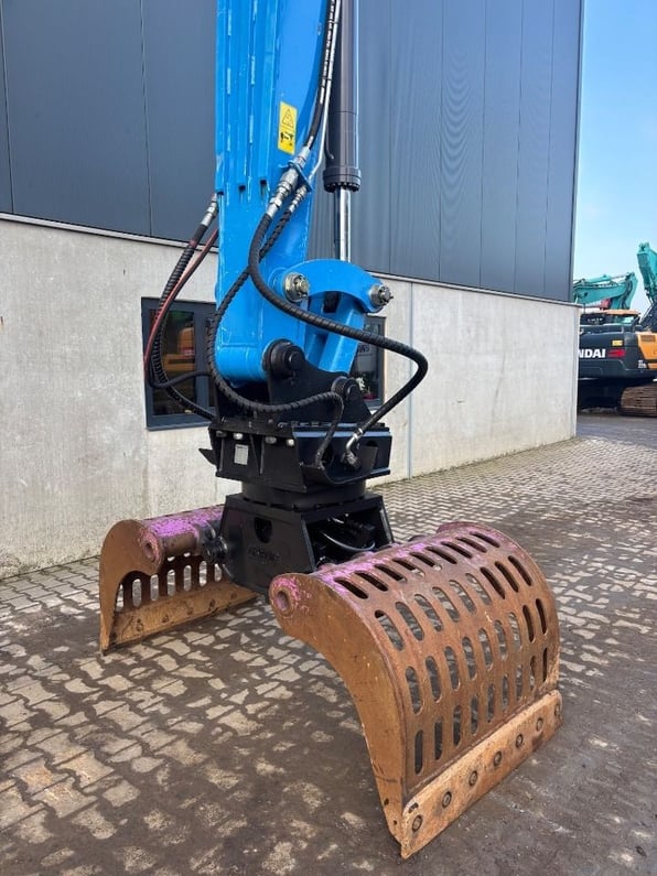 2022 Fuchs MHL331F Material Handler