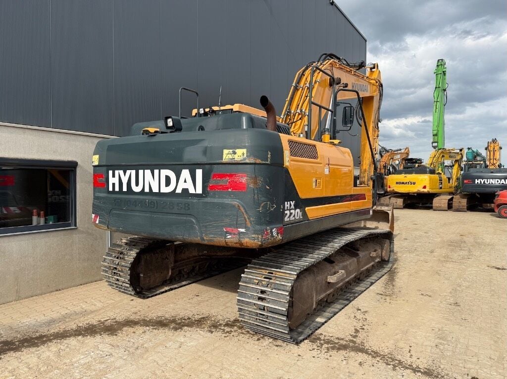 2019 Hyundai HX220L Crawler Excavator