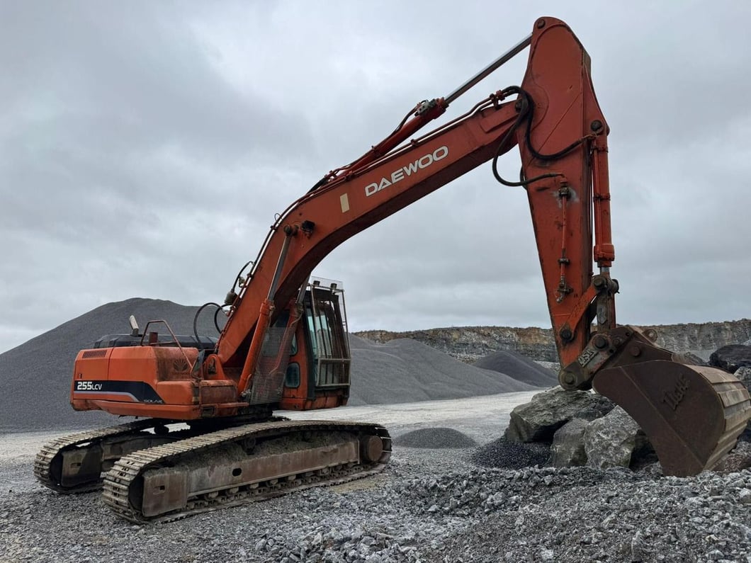 Excavator (2001)