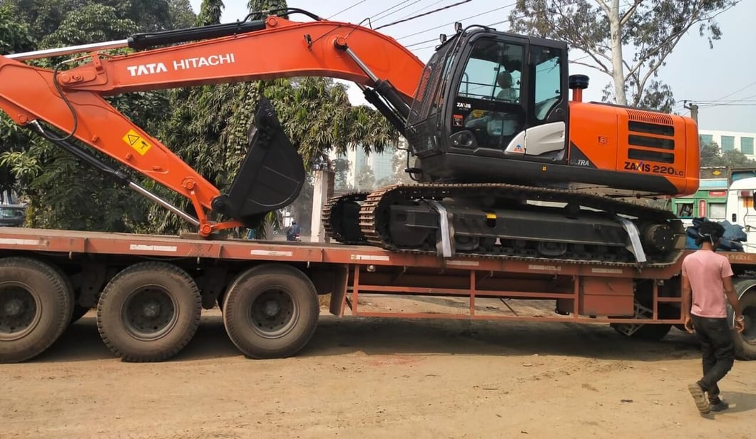 2025 Hitachi ZX220 LC Crawler Excavator