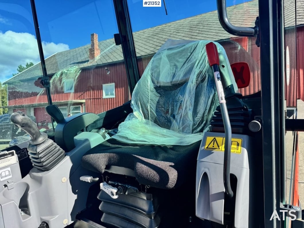 2022 Kubota KX027-4 Mini Excavator