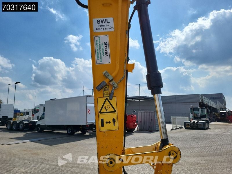 2019 JCB JS131LC Crawler Excavator