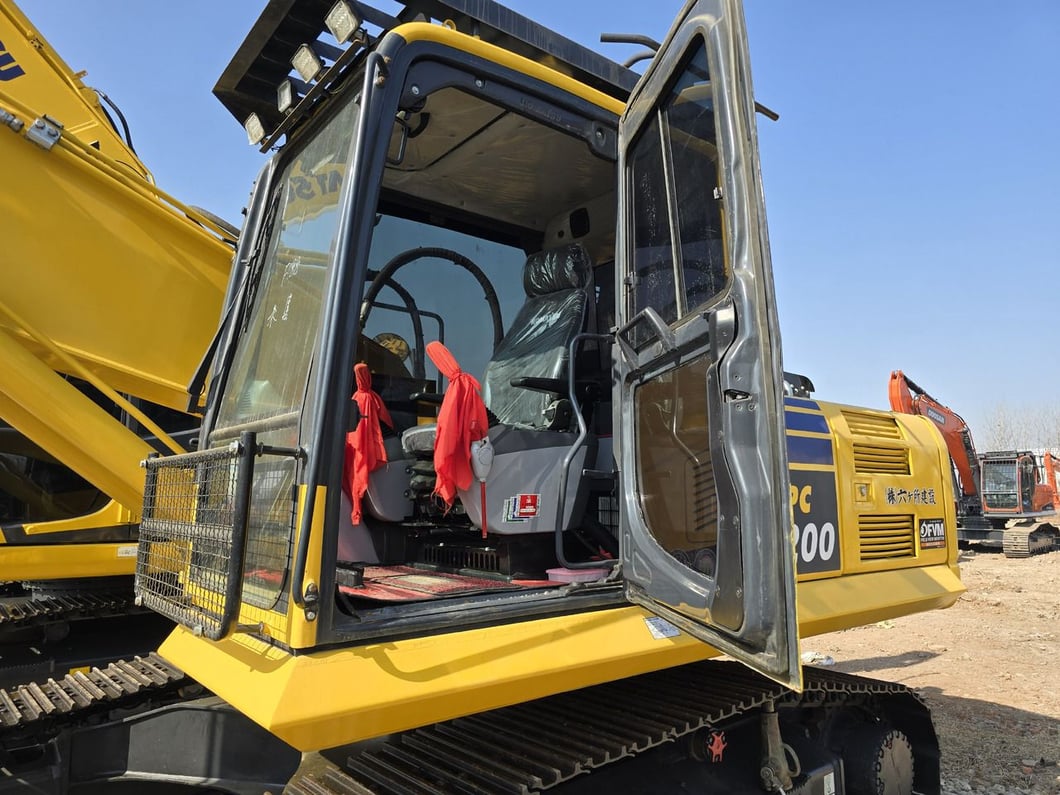 2025 Komatsu PC200-8 Crawler Excavator