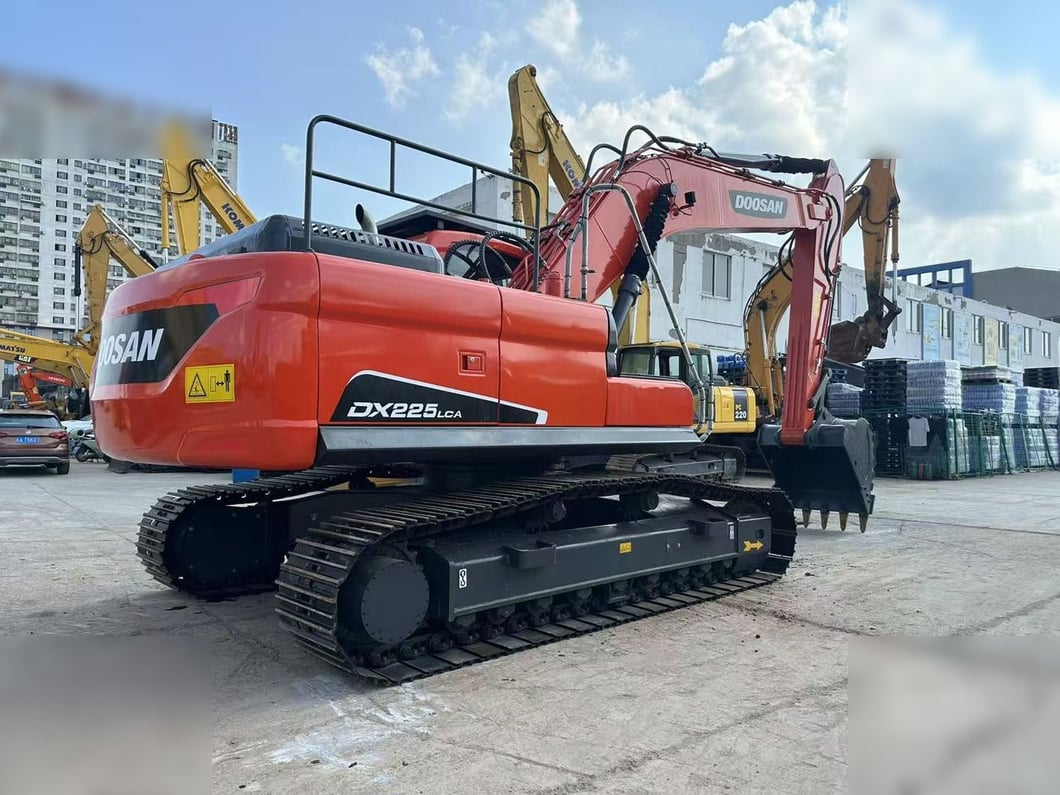 2020 Doosan DX225LCA Crawler Excavator