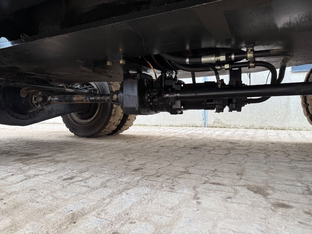 2008 Caterpillar 325D Material Handler