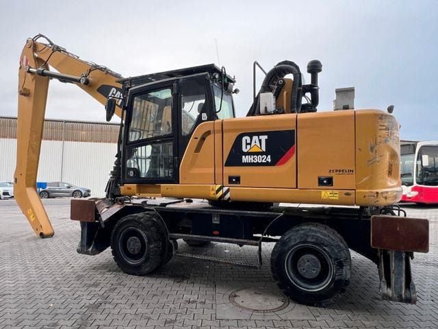 2018 Caterpillar MH3024 Material Handler