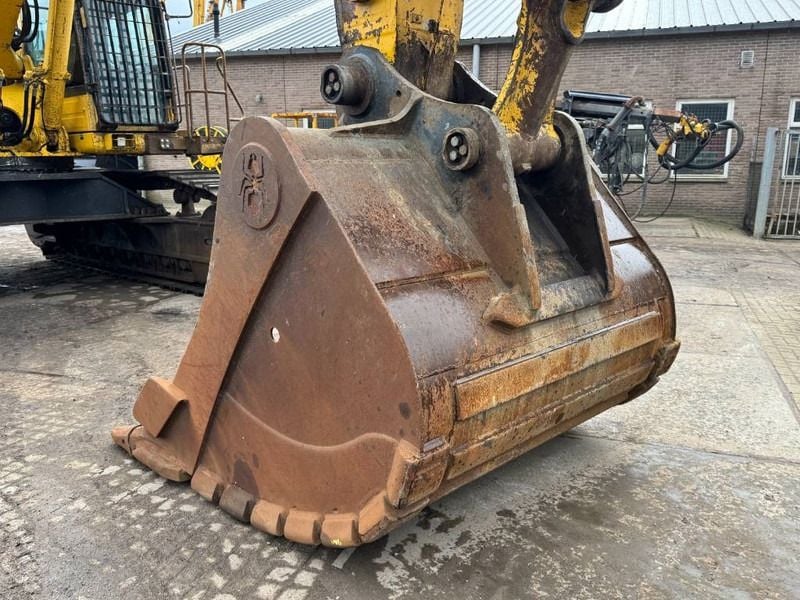 2015 Komatsu PC700LC-8EO Crawler Excavator