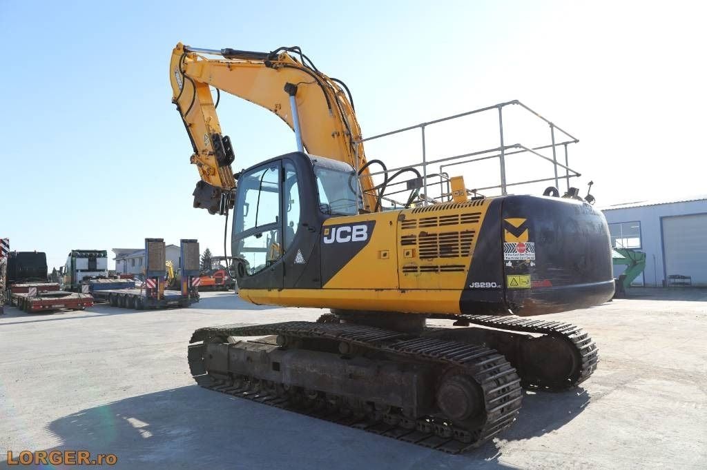 2014 JCB JS290LC Crawler Excavator