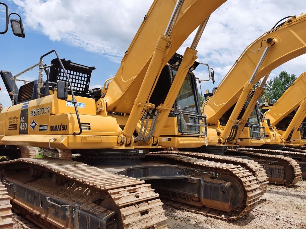 2016 Komatsu PC450-8 Crawler Excavator