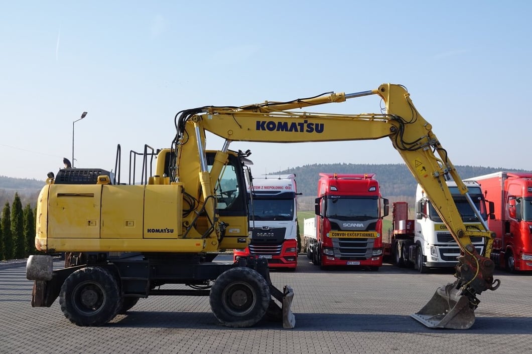 2017 Komatsu PW180-10 Wheel Excavator