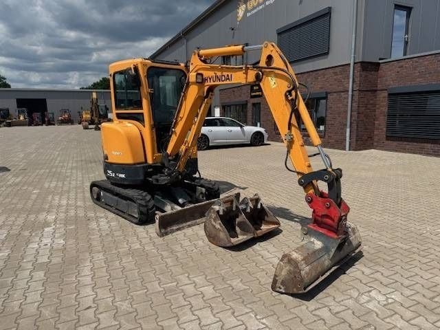 2018 Hyundai R25Z-9 Mini Excavator