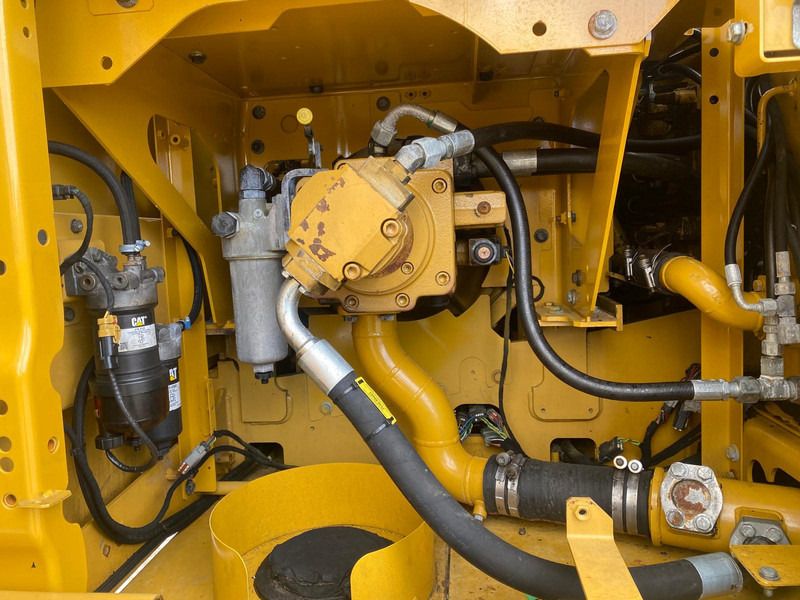 2018 Caterpillar 323 Crawler Excavator