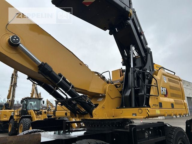 2022 Caterpillar MH3040-07A Material Handler