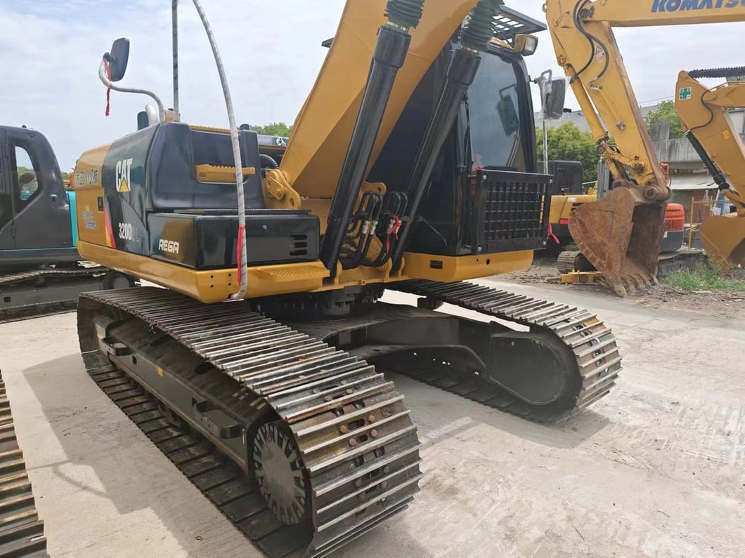 2020 Caterpillar 320D Crawler Excavator