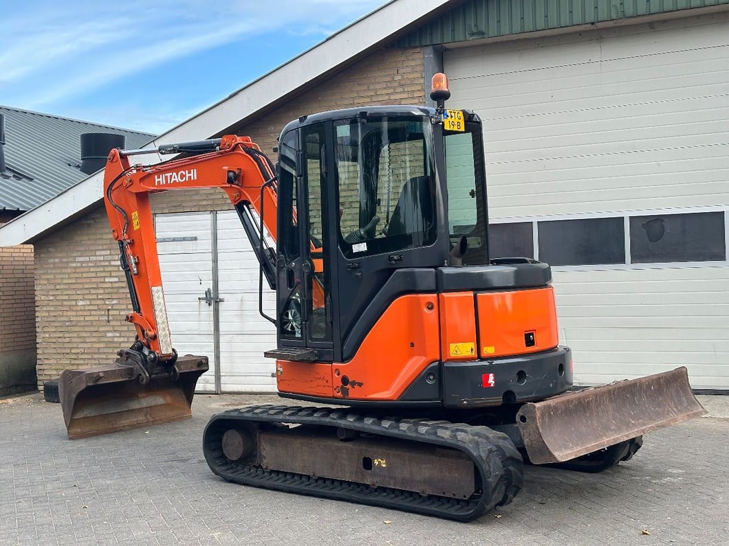 2011 Hitachi ZX52U-3 CLR Mini Excavator