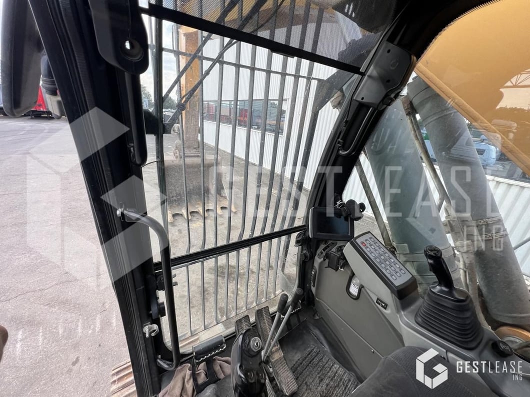 2014 Liebherr R946LC Crawler Excavator