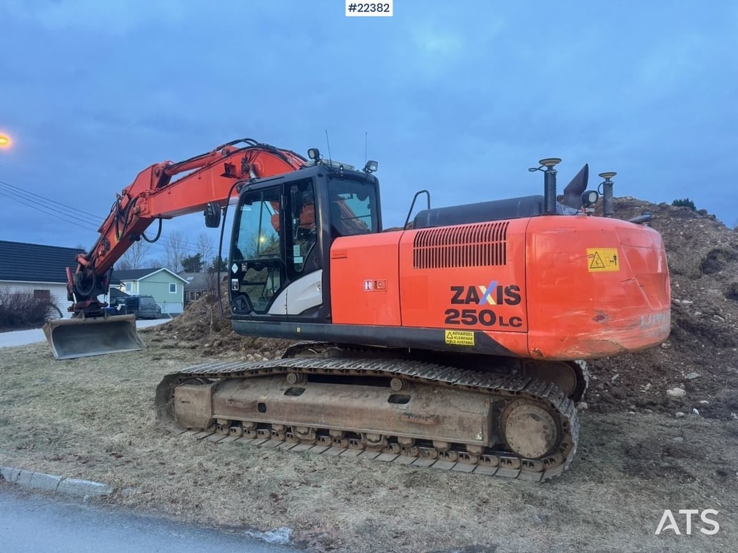 2014 Hitachi ZX250LC-5B Crawler Excavator