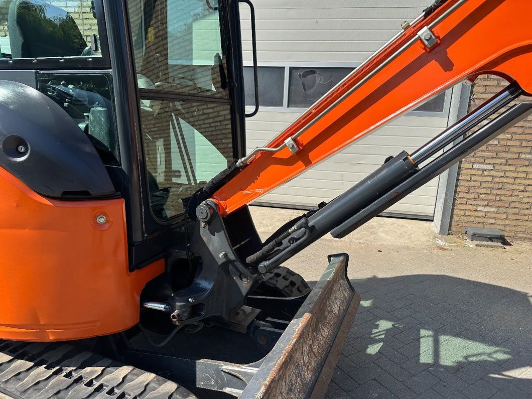 Hitachi ZX26U-6CR Mini Excavator