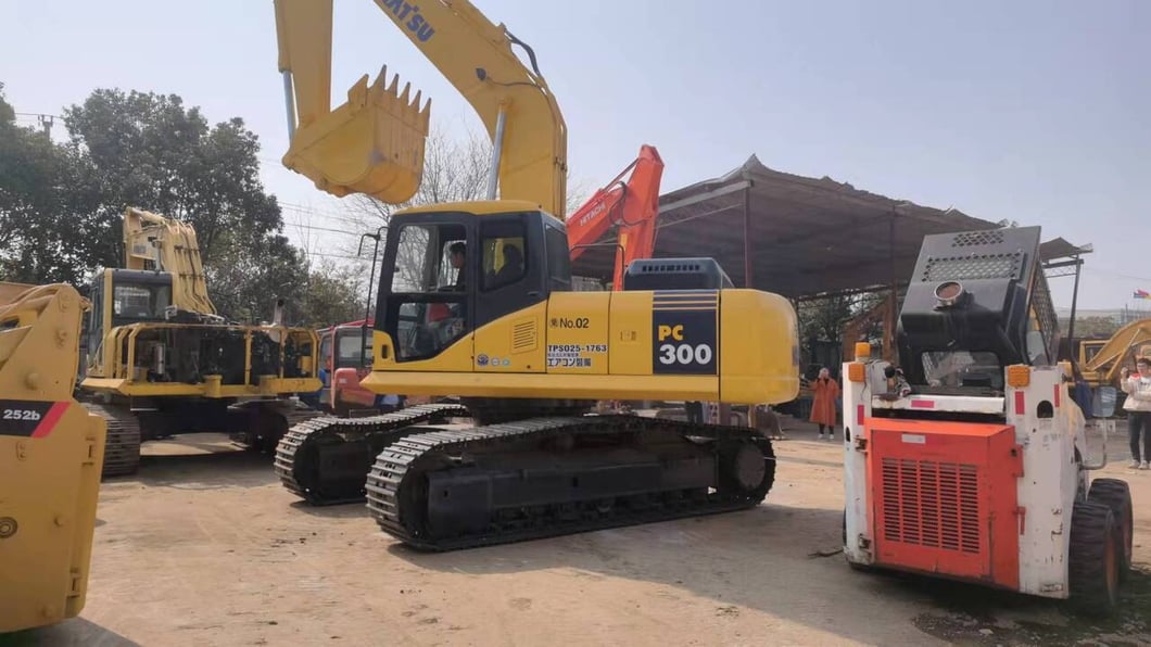 2011 Komatsu PC300-7 Crawler Excavator