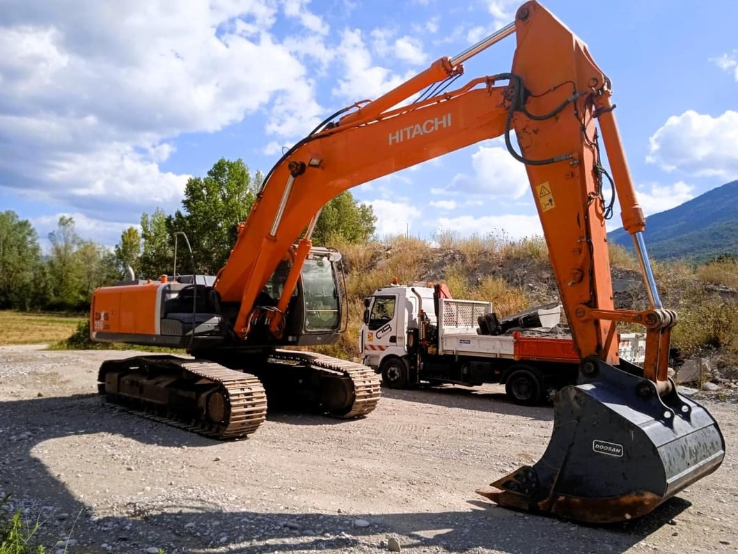 2011 Hitachi ZX350LCN-3 Crawler Excavator