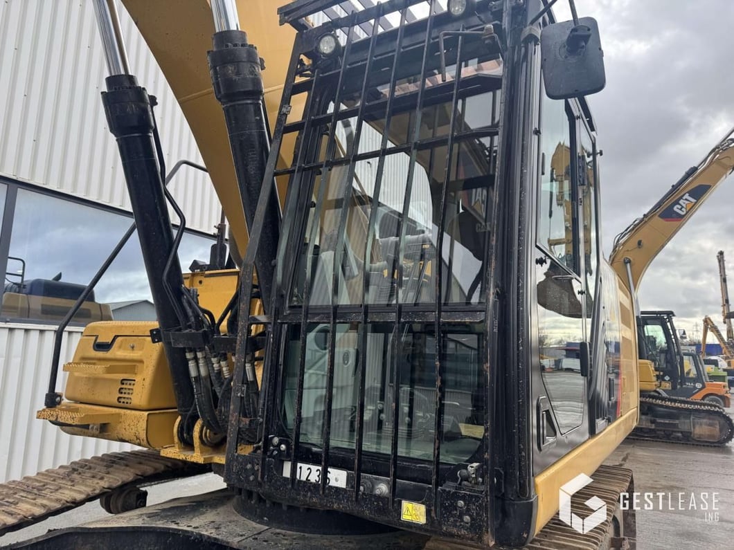 2019 Caterpillar 330FLN Crawler Excavator