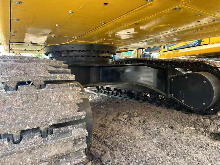 2020 Komatsu PC400-8 Crawler Excavator