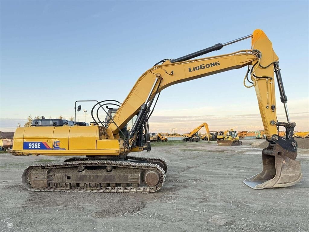 2012 Kawasaki CLG 936 E Crawler Excavator