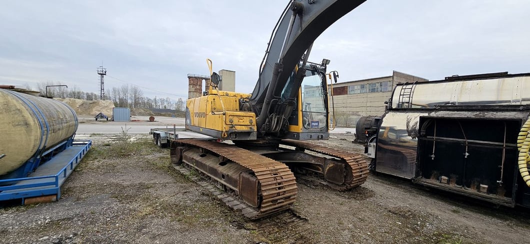 2006 Volvo EC210BLC Crawler Excavator