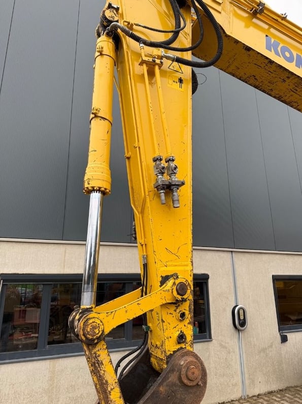 2020 Komatsu PC240LC-11 Crawler Excavator