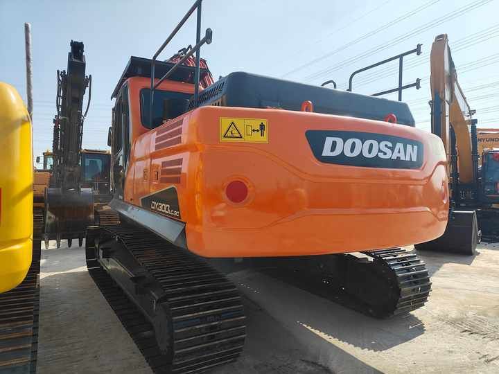 2022 Doosan DX225 Crawler Excavator