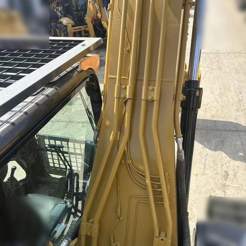 2016 Caterpillar 320D2 Crawler Excavator