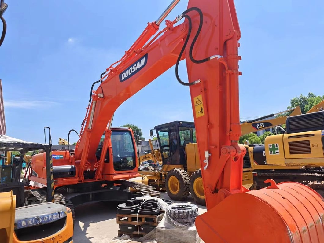 2020 Doosan DX300LC-9C Crawler Excavator