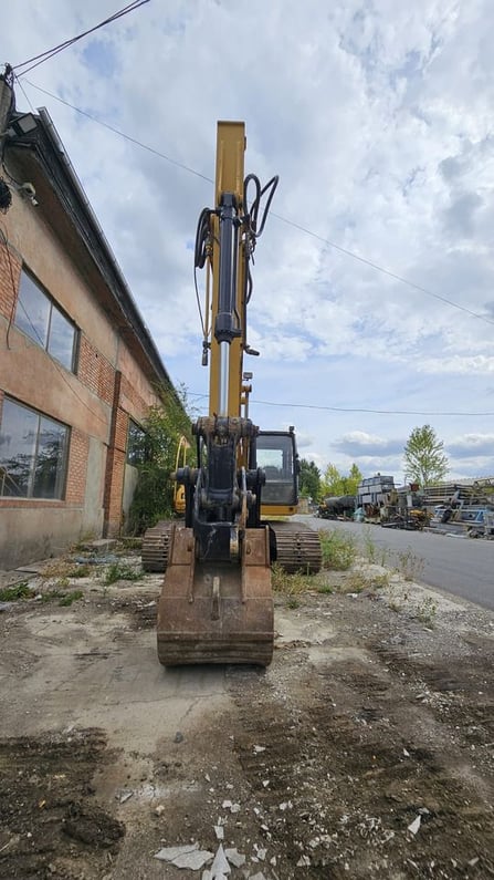 2005 John Deere 200C LC Crawler Excavator