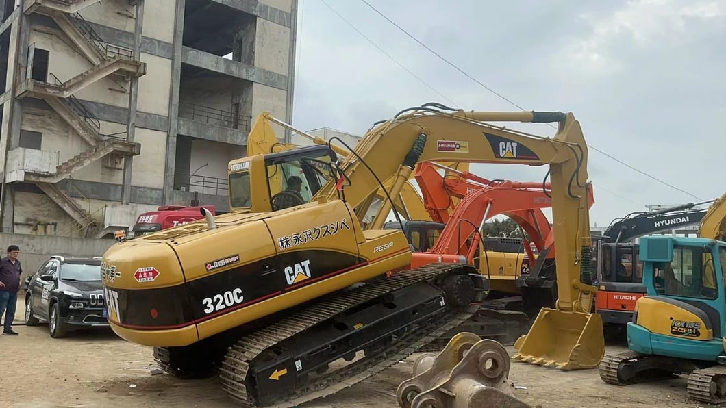 2016 Caterpillar 320CL Crawler Excavator